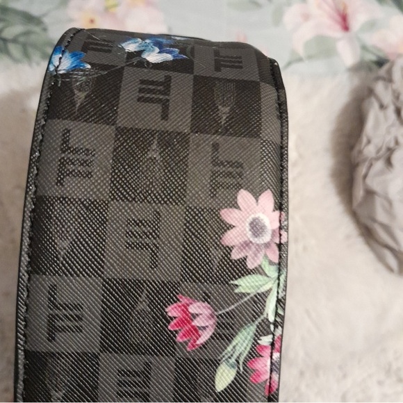 London Fog Floral Crossbody Bag New With Tags - Picture 9 of 12